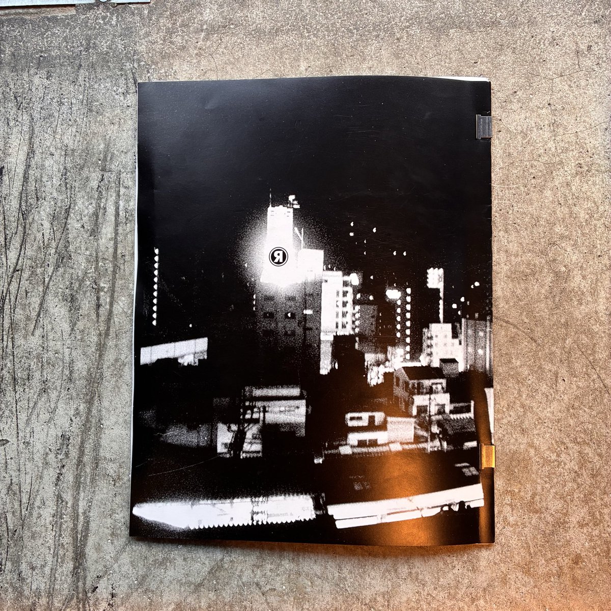 block_basta's tweet photo. R寫眞 "睛" HITOMI
約40ページ
235×297 mm
白黒銀塩写真/カラー印刷
初版第一刷 200部

https://t.co/AmGx1f0WUV https://t.co/yD8zxOcfLw