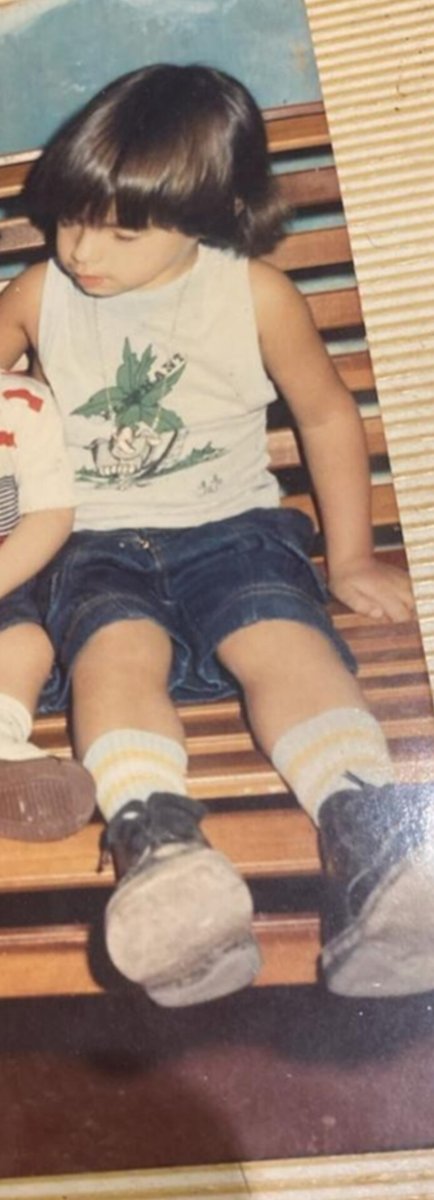 IvanCMedeiros's tweet photo. Oi. Eu com 4 anos. https://t.co/AzUFpjUKEw