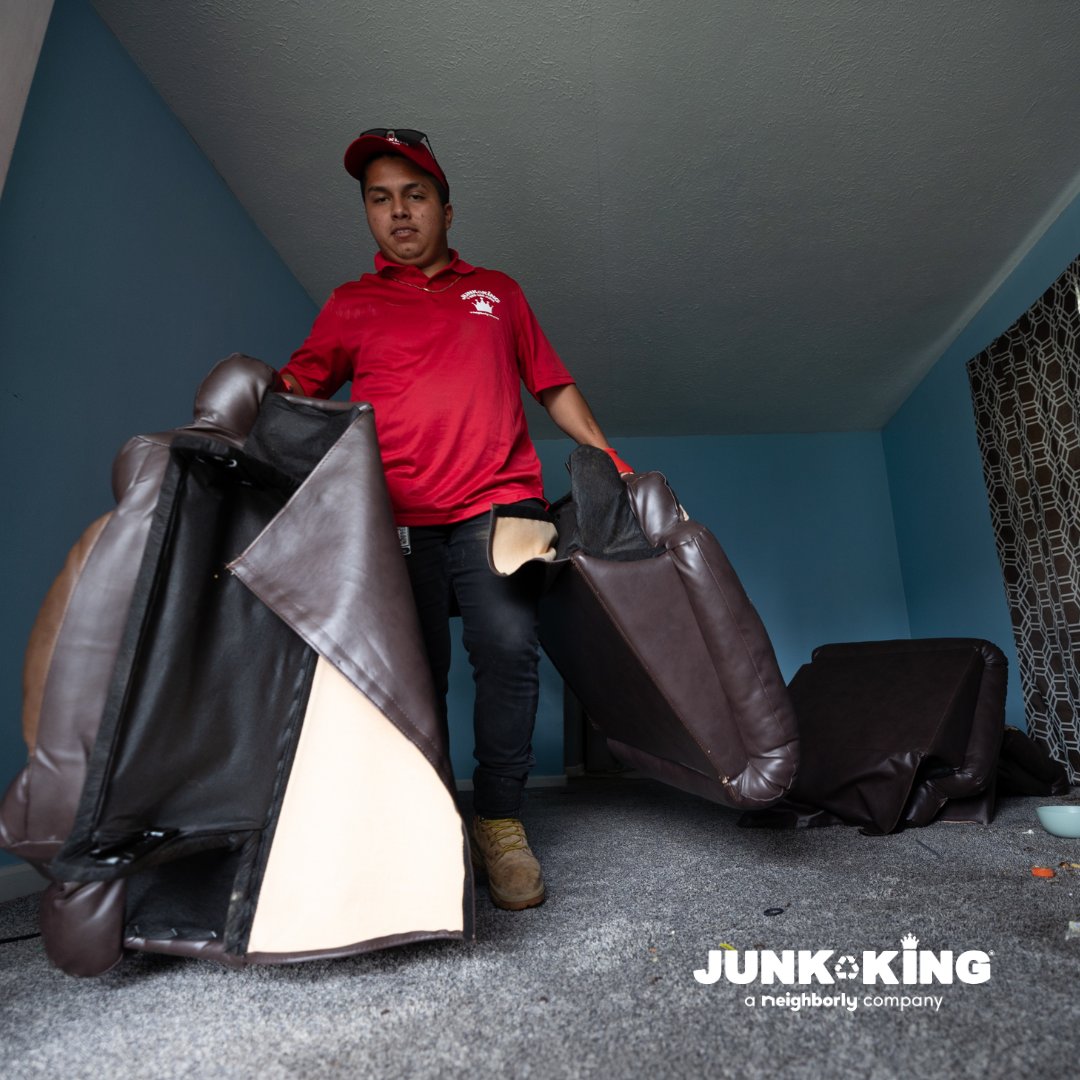 Spring is the perfect time to clear out unwanted clutter. Junk King makes it easy with same-day service, upfront pricing, and full-service removal. From garages to basements, we handle it all.

Book your pickup today and enjoy a cleaner space.