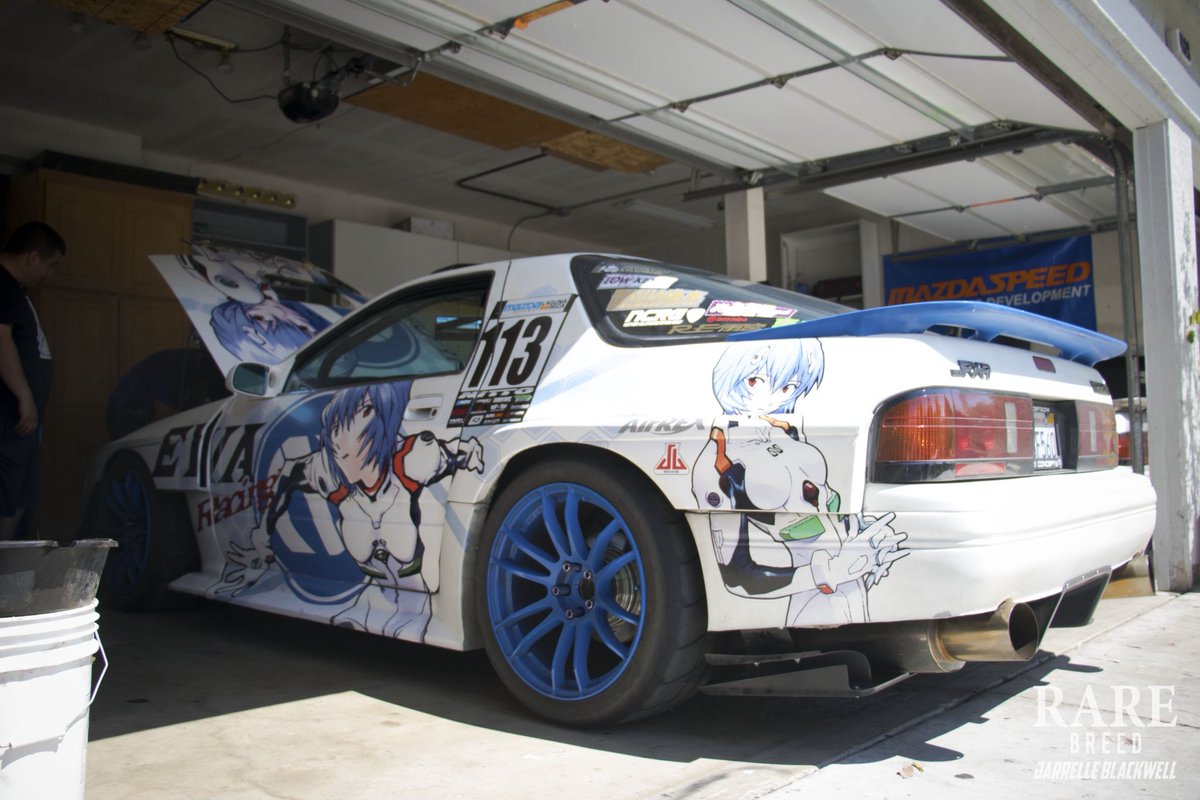 We were just Weebs with cool cars back then 
At this time it was like 7-8 different itasha in the US
2014-2015年