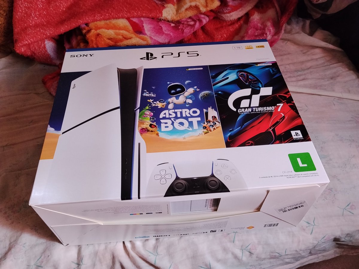 the amazing spider ju 🕸 #RE9 tweet media