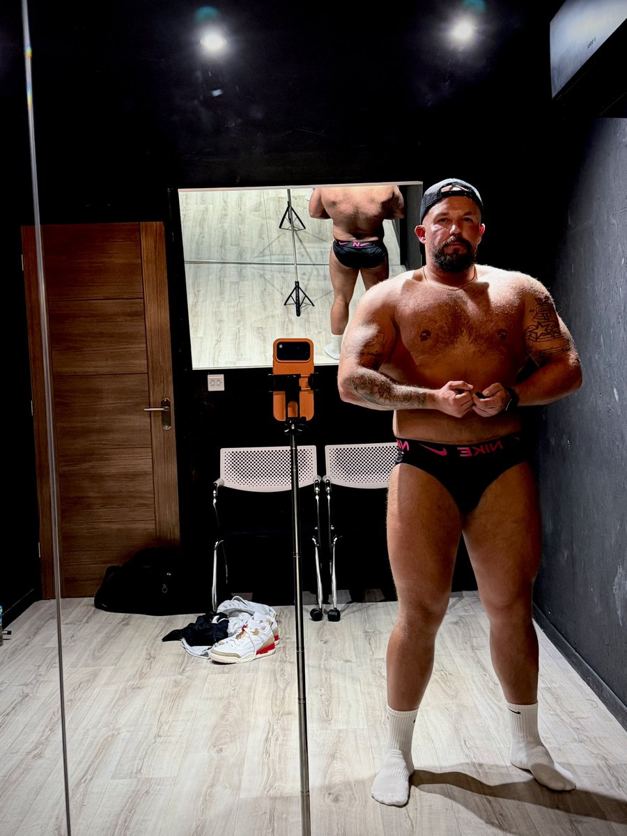 Musclebeardedbear tweet media