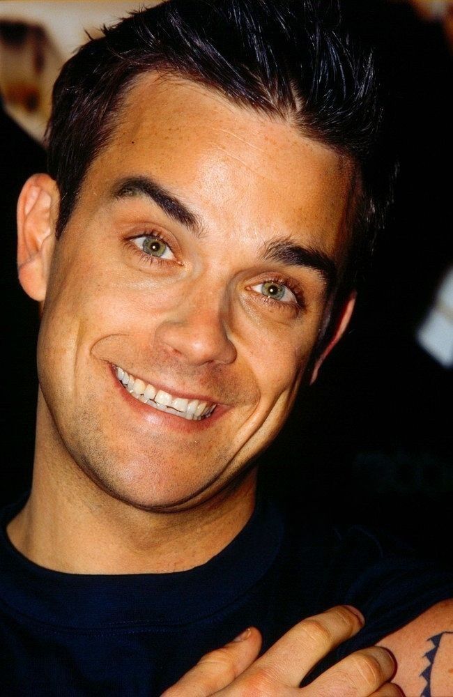 hourly Robbie Williams tweet media