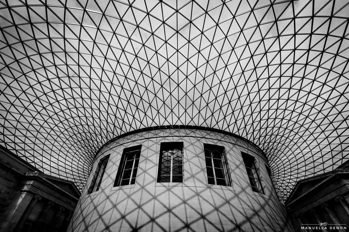 manuelladenon's tweet photo. The Glass Crown

#architecture #photography #bnw #britishmuseum #london #lightandshadow #blackandwhite https://t.co/IJF7LTajYv