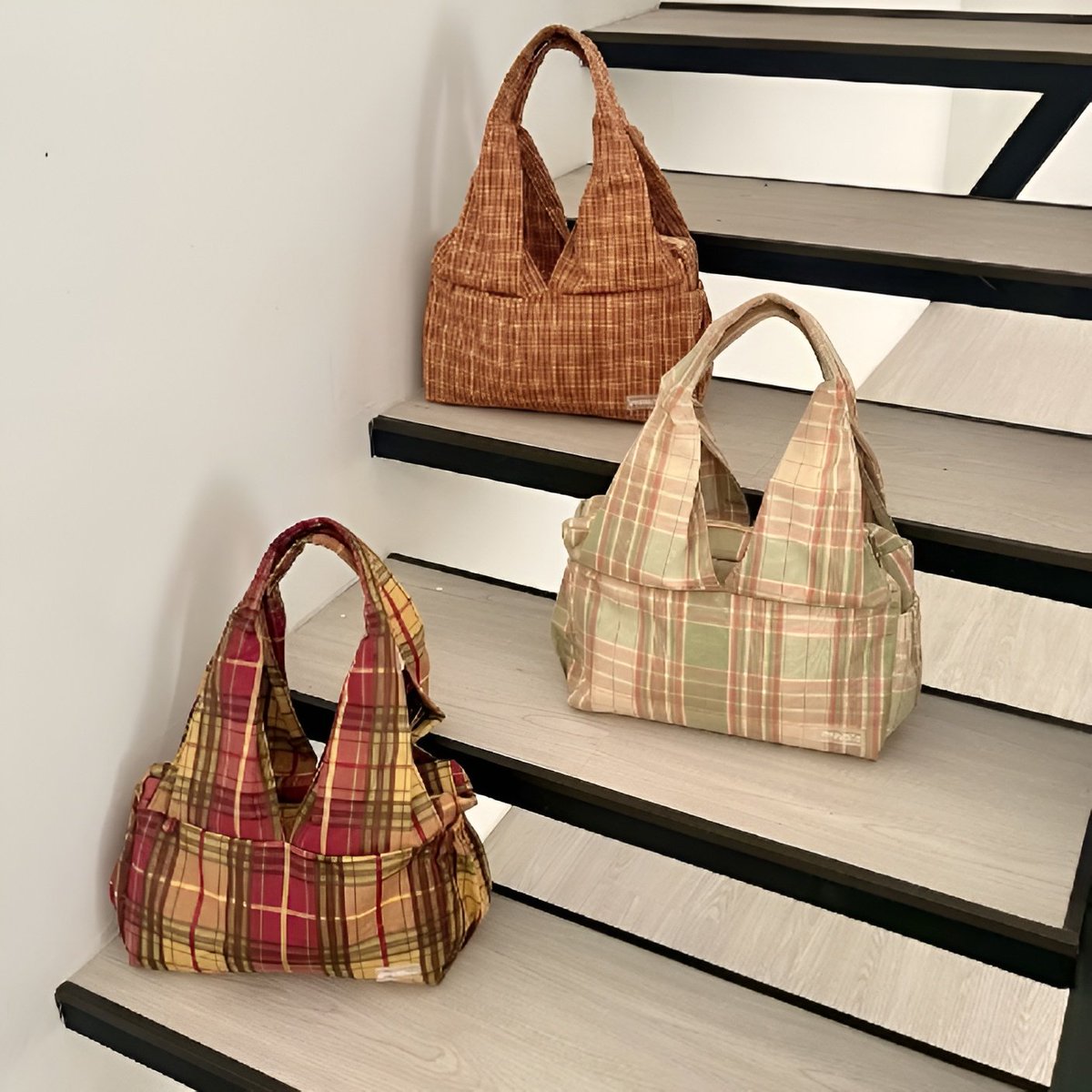 doiodle's tweet photo. cute &amp; simple bags for daily outfits

a thread https://t.co/chP9XivHzW