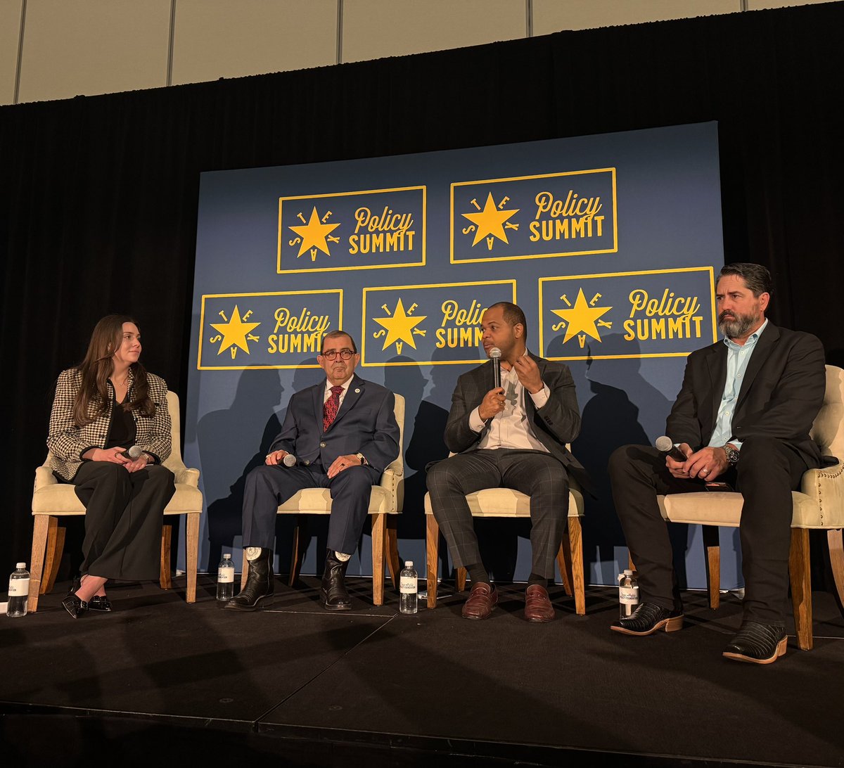 RightOnCrime's tweet photo. HAPPENING NOW: Take Back Our Cities, a conversation on public safety and policy with @Johnson4Dallas, @PeteFlores_TX, @tolmanbrett and @nikkipressley_ at Texas Policy Summit ⤵️ https://t.co/4n4GlKLTUx