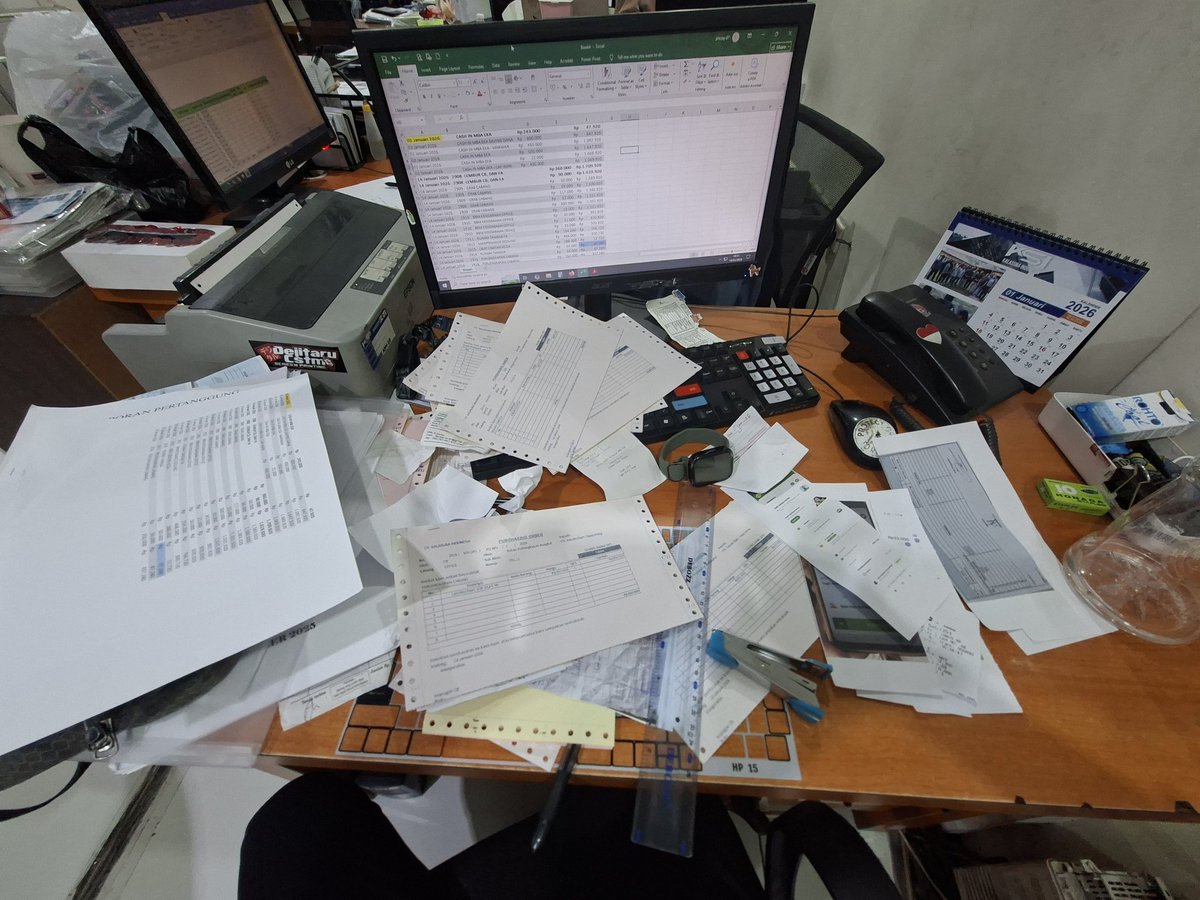 VICKYPEDIA tweet media