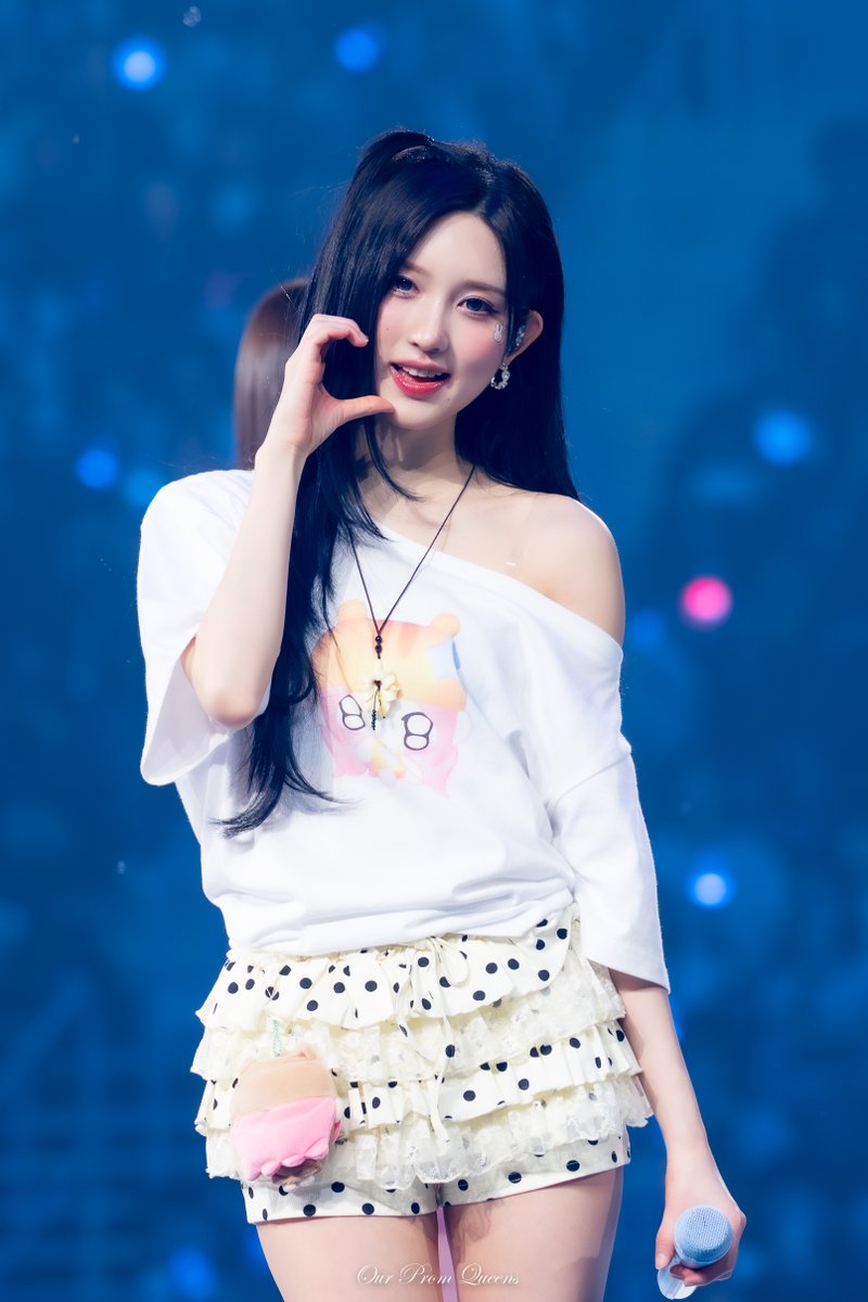 Our Prom Queens tweet media