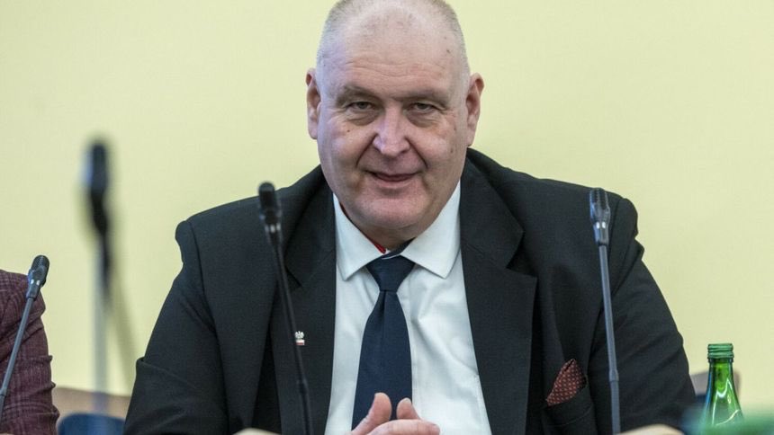 Tak tylko przypominam: Godzilla nie jest prezesem TK