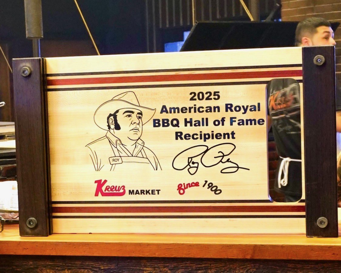 MWPutters's tweet image. One of my best friends since 8th grade.  Makes incredible butchers blocks 

Give him a look at butcherblox.org

#bbq 
#butcherblocks