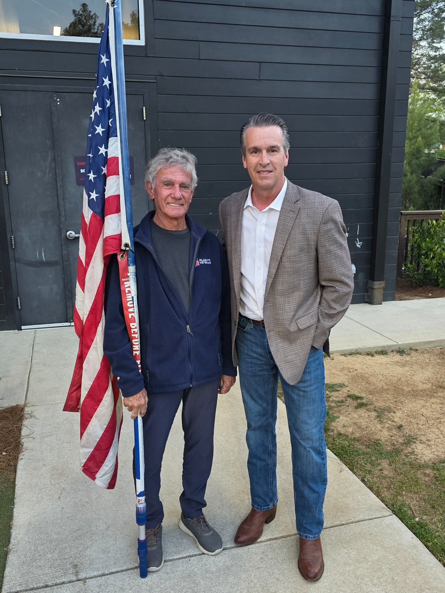 BMooreSenate's tweet photo. Thanks to the Alabama Young Republicans for a fun and informative Senate candidate forum last night in Hoover. I appreciate all of our supporters that came out. Let's keep this momentum going! 🇺🇲

#alpolitics #YoungRepublicans #USSenate #BarryMooreForAlabama @YRFAL https://t.co/VG0HrzrmhC