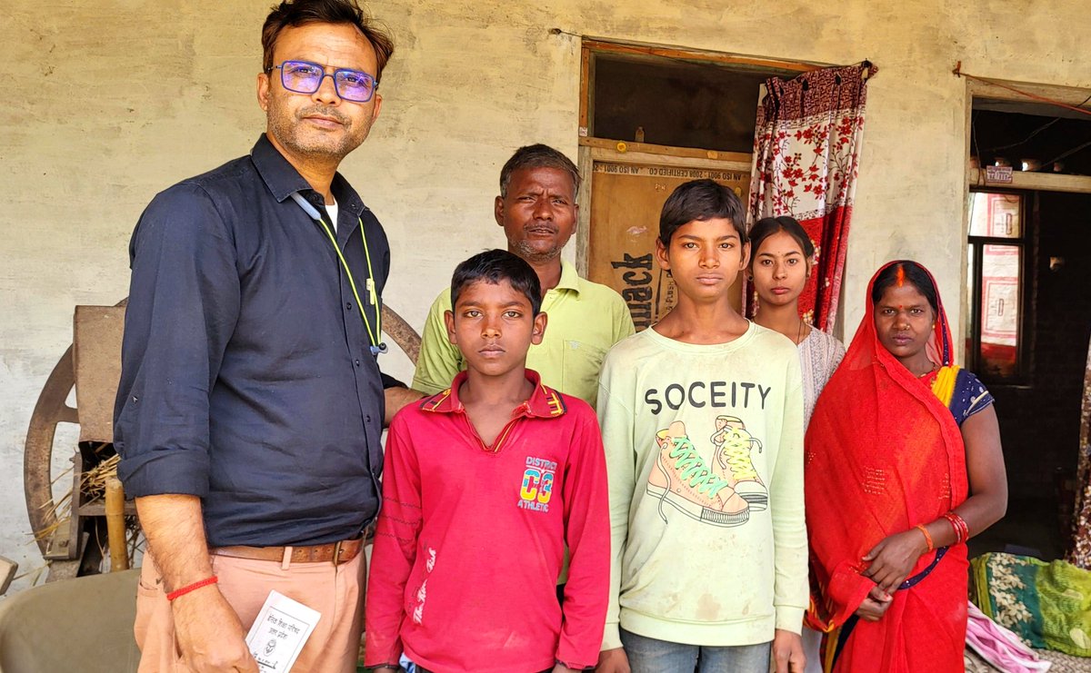 📚 School Chalo Abhiyan

नवीन नामांकन एवं ड्रॉपआउट बच्चों के पुनः नामांकन हेतु सतत प्रयास जारी…

रैली, उत्सव एवं घर-घर संपर्क अभियान के माध्यम से जागरूकता का विस्तार।

🎯 हर बच्चा स्कूल में

#GovernmentOfUP #DMPratapgarh #BasicEducationUP #SchoolChaloAbhiyan