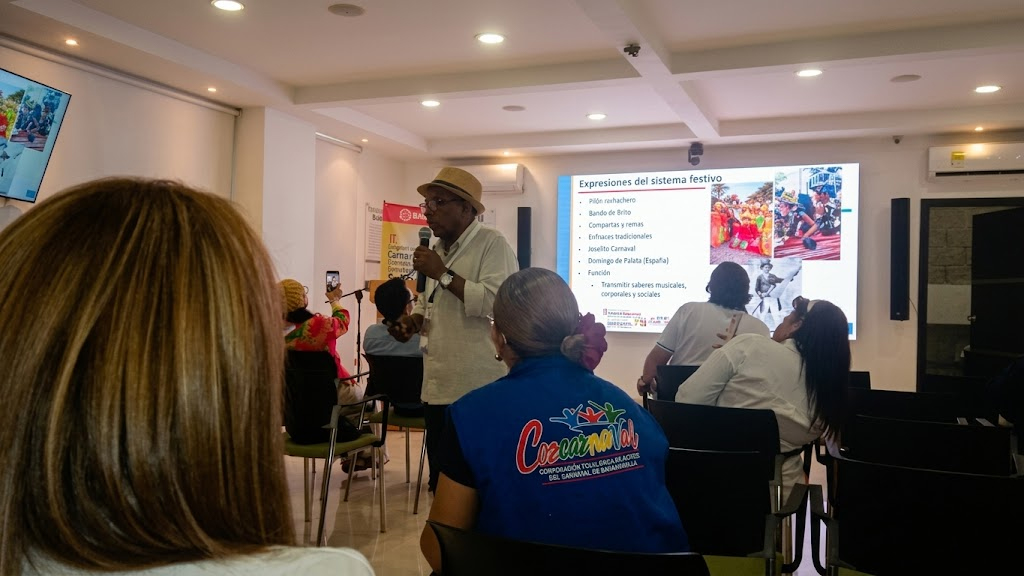 Representando al sector cultura y medios de comunicación ciudadanos en el Segundo Congreso Internacional Carnaval, Educación y Transmisión de Saberes en Barranquilla.