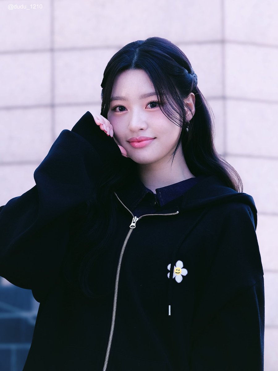 260408 #두나 미팬

볼하트🩷

#첫사랑 #DUNA #CSR