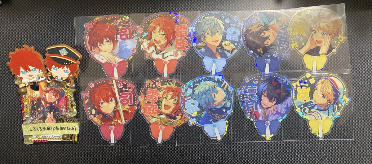 しろくろ tweet media