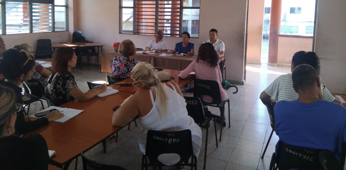 Juankht76's tweet photo. El trabajo preventivo en función de fomentar contextos educativos seguros y saludables en #Banes. Preparación metodológica a psicopedagogos, agentes imprescindibles en el asesoramiento e implementación de las políticas educacionales. #EducaciónBanes #Mined #EscuelaSaludable https://t.co/YkfMoyHzGA