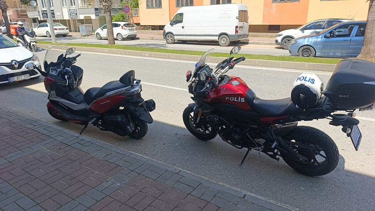 Manavgat'ta 'dur' ihtarına uymayan motosikletliye 265 bin TL ceza kesildi.