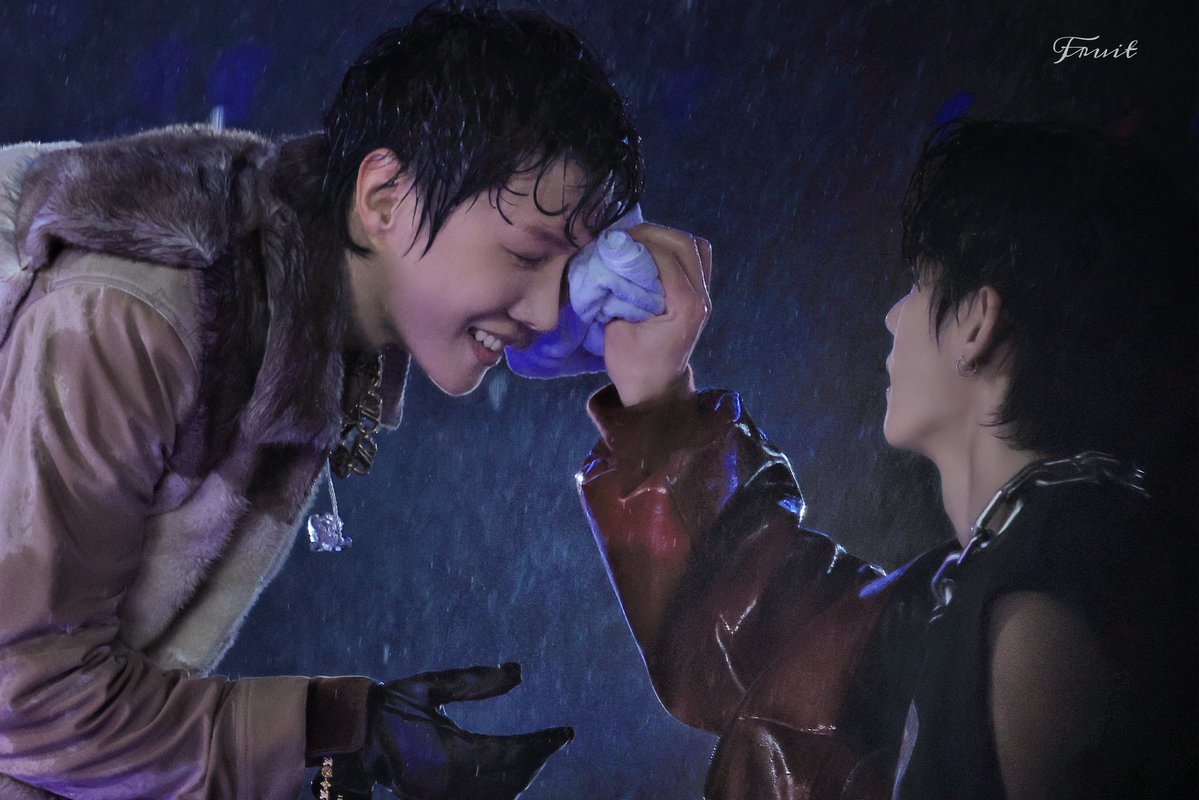 vhope love bot tweet media