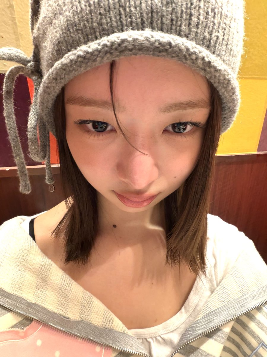 i hath arrived in japan n now feasting on sizzling yakiniku like a spoiled lil soul, nom — nom! 🍱♥︎ the meat crackleth, the scent divine, n i just sit here acting bratty as if it’s all mine.. duties can wait a lil, i’m savoring this moment :p stay tuned for mine japan days!