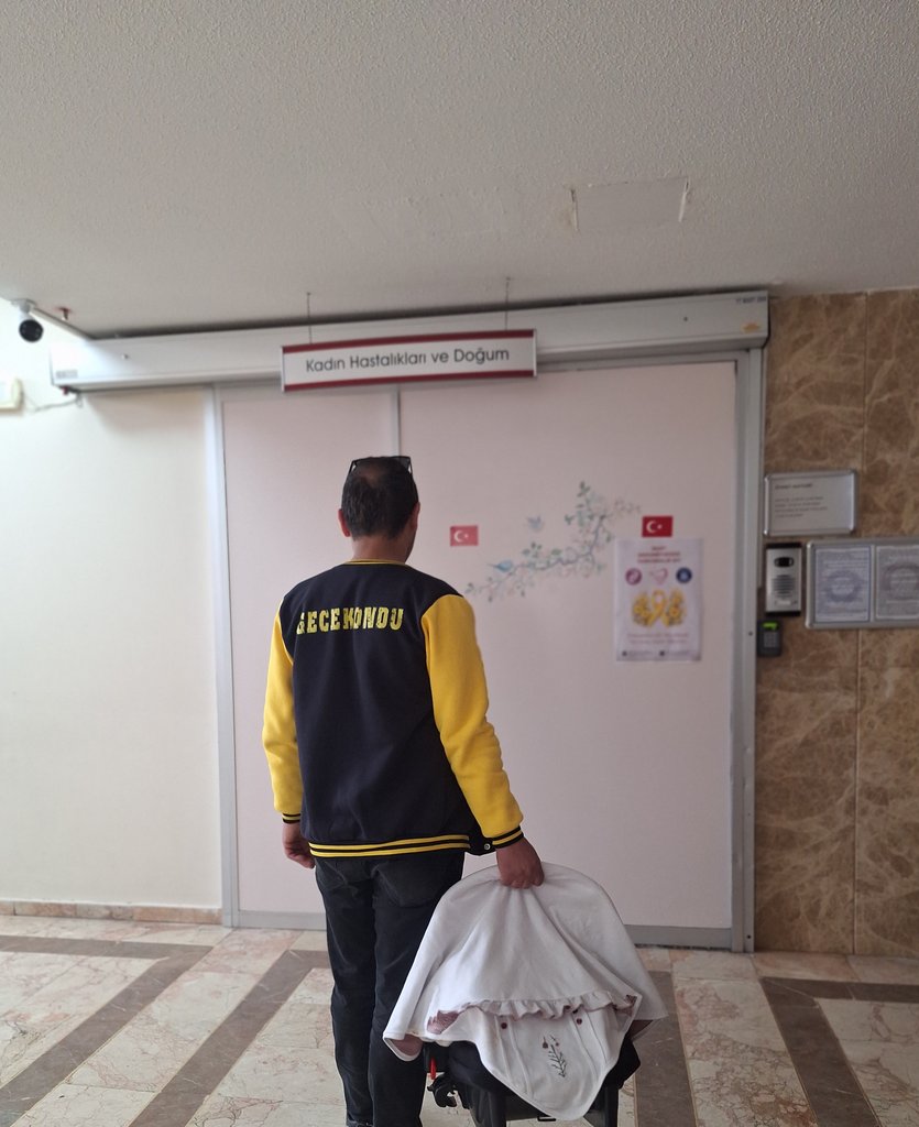aliyrl06's tweet photo. Hoşgeldin Prensesim💛💙Rabbım herkese evlat sahibi olmayı nasip etsin @Ankaragucu https://t.co/BpcX3VPdai