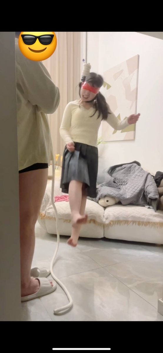 amy32888's tweet photo. #上吊 #吊死 #白绫 #首吊 #失禁 #自缢 #裸绞 #掐举 #提起 #绞刑 #窒息 #窒息昏厥 #呼吸控制 #冰恋 #hanging #neck #悬空 #性窒息 #首絞 #掐脖子 #勒脖子 #闷晕 #捂晕 #breathplay #strangle #NeckFetish #勒死 #首絞め #白目失神 #翻白眼 进群私聊 https://t.co/UjJoqz9PBG