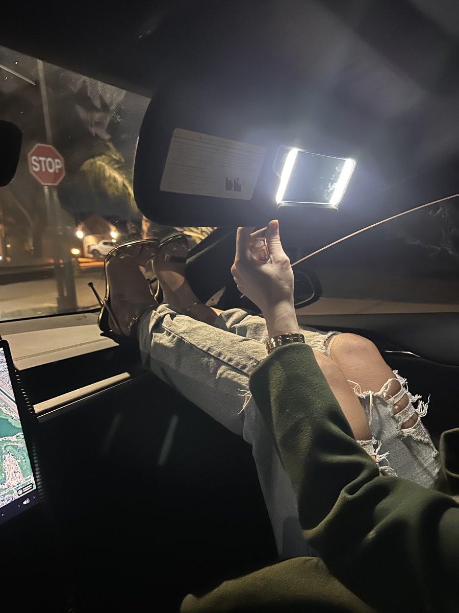 Melissa Stratton tweet media