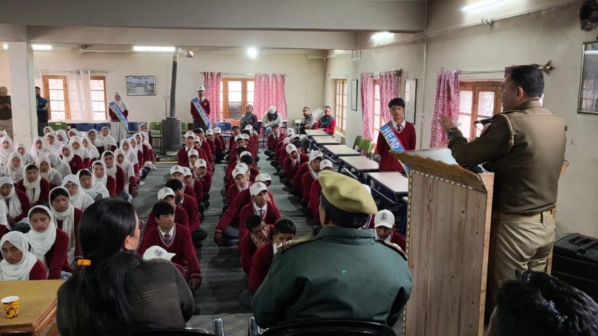 NubraPolice's tweet photo. Today, the SHO Nubra Visited Turtuk border area; conducted awareness sessions on Drug Abuse &amp; Cyber Crime at HSS Bogdang &amp; HSS Tyakshi with active participation from students, staff &amp; locals.

#DrugFreeIndia #CyberSafety #CommunityPolicing https://t.co/V2bqeyvMic