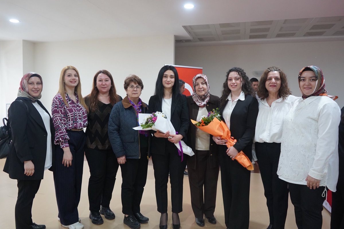 GSB_Bolu's tweet photo. Personellerimizin asil devlet memurluğuna geçiş süreci kapsamında düzenlenen yemin töreni, Şube Müdürlerimizin nezaretinde gerçekleştirildi.

Personellerimizi tebrik ediyor, kamu hizmetinde başarılar diliyoruz. https://t.co/MkXAutI9vY