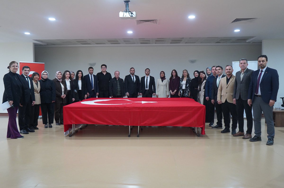 GSB_Bolu's tweet photo. Personellerimizin asil devlet memurluğuna geçiş süreci kapsamında düzenlenen yemin töreni, Şube Müdürlerimizin nezaretinde gerçekleştirildi.

Personellerimizi tebrik ediyor, kamu hizmetinde başarılar diliyoruz. https://t.co/MkXAutI9vY