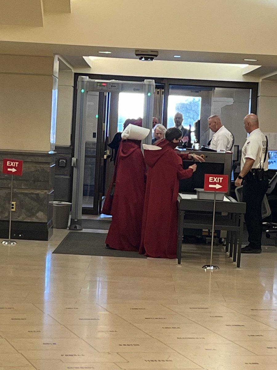 SSCJoCoKs's tweet image. Something interesting is always happening here in the #ksleg. I’m so grateful that I get to work here.