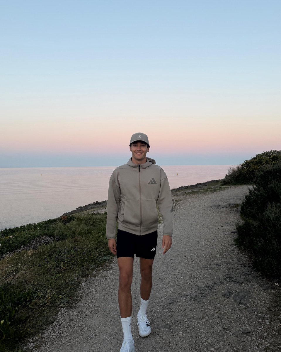 George Russell tweet media