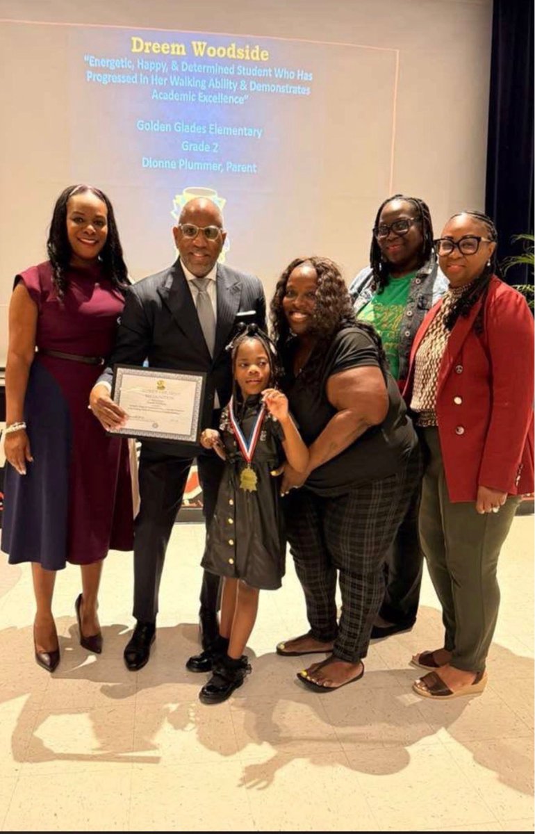 _golden_eagles's tweet photo. Congratulations to our District 1 Student of the Month, Dreem Woodside! ππ
We are so proud of your hard work. Keep shining bright and soaring high, Eagle! π¦
β¨
#StudentOfTheMonth #EaglePride #District1 #SoaringToSuccess #mdcpsyourbestchoice https://t.co/FtJ1rX5hRr