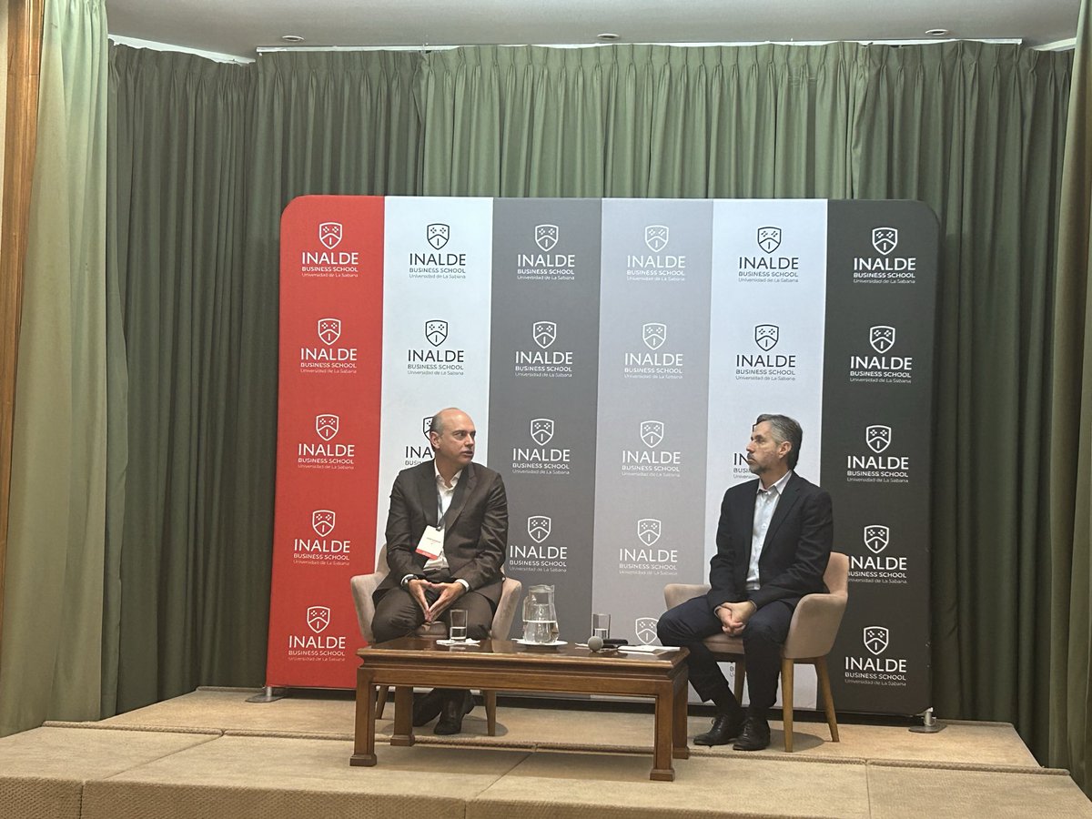“El uso del efectivo en Colombia viene creciendo por encima del 23%” Así lo reveló el presidente de estudios económicos de <a href="/ANIFCO/">ANIF | Centro de Pensamiento Económico</a> 

Esto demuestra que la informalidad está disparada.

#DejenCamellar