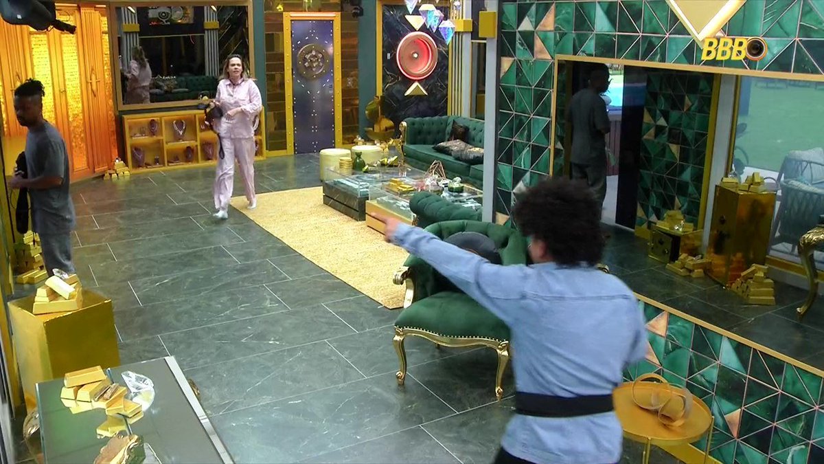 Central Reality tweet media