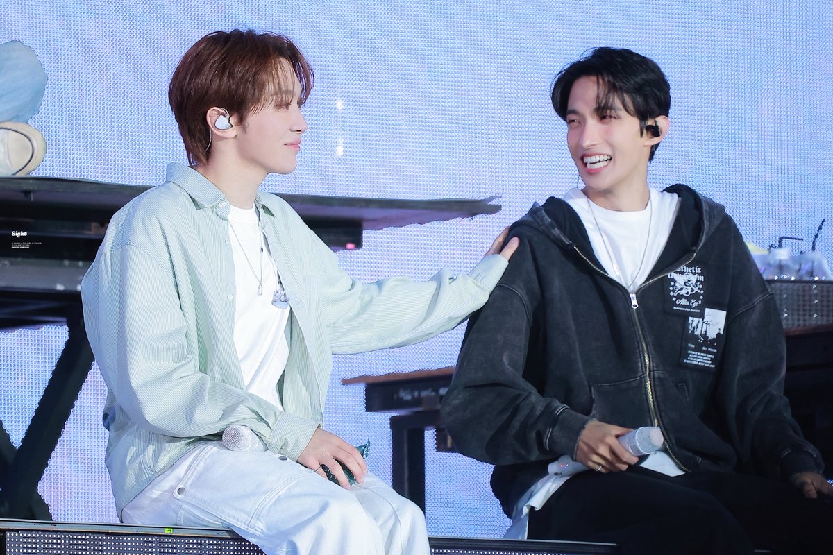 𝑠𝑖𝑔ℎ𝑡 tweet media