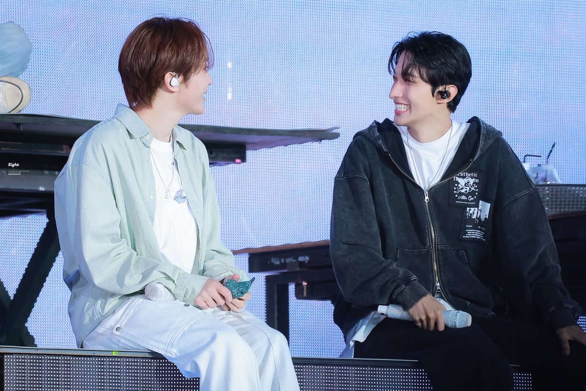 𝑠𝑖𝑔ℎ𝑡 tweet media