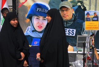 INSInews's tweet photo. We live in challenging times. In country after country, authoritarian leaders are gaining ground. Democracy is being pushed back and freedom of expression can no longer be taken for granted in many places. The erosion often begins with restrictions on media freedom.
https://t.co/LF1wiPveNG