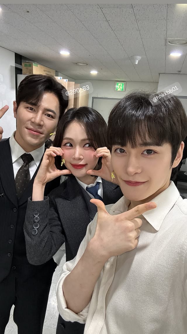 사윤목✒️ tweet media