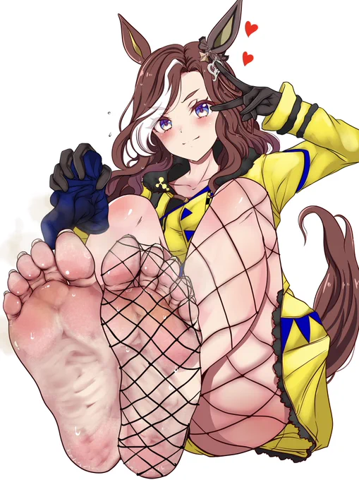 あんまり人気ないのかな 個人的には1番好きなんだけどな 網タイツだし