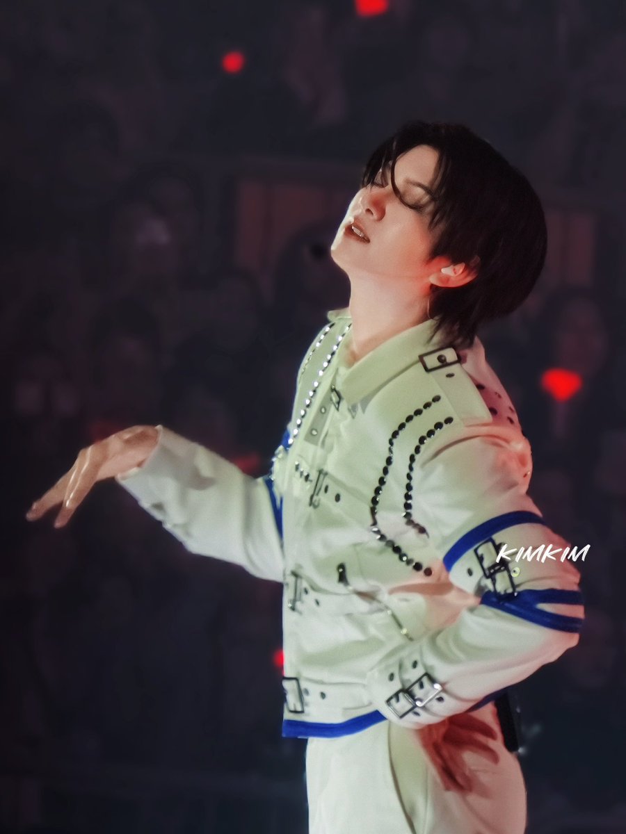 슈퍼쇼10 앙콘  Day3

 Mr. Legendary.

#희철  #KIMHEECHUL #김희철 #heechul  #ヒチョル #金希澈
#SUPERJUNIOR   #슈퍼주니어 
#SUPERSHOW10_SJCORE #슈퍼쇼10_SJ코어 #SUPERSHOW #SUPERSHOW10
#20th_Anniversary_TOUR 

 #SUPERSHOW10_SJCORE