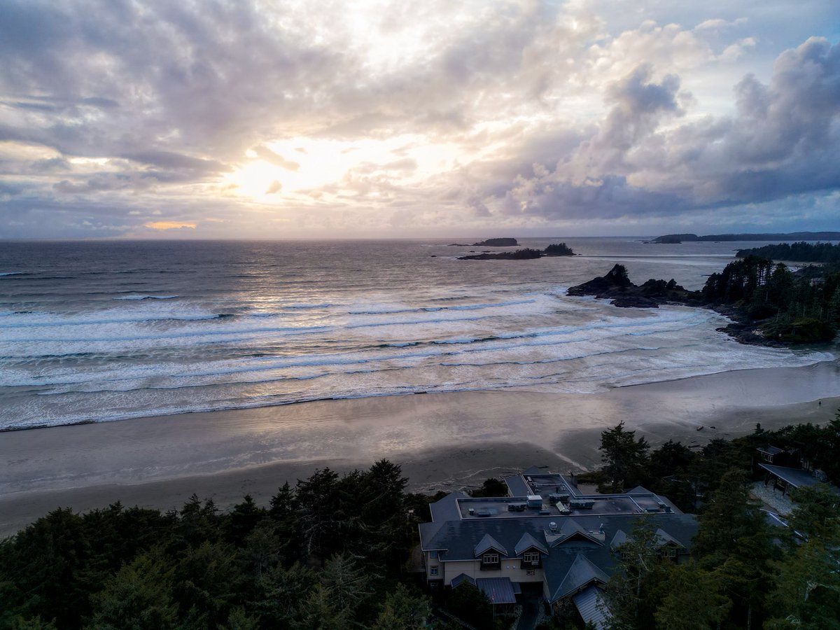 Long Beach Lodge tweet media