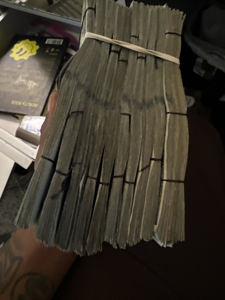 FollowOfficial's tweet image. I still have $500 to giveaway one day when i get 50k #followers bout to do more #free slips to help the #community

#RT &amp;amp; #LIKE IM A do a quick $50 rn #COMMENT YA #cashapp ‼️