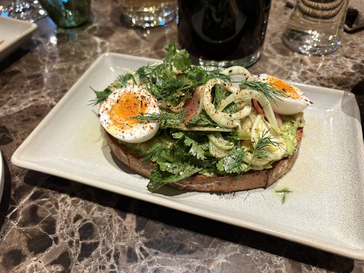 jamcamman's tweet photo. Join us on @fox12oregon as @JoeVFox12 visits the restaurant Hearth &amp; Vine in the historic Henry Weinhard building. https://t.co/ZemlrjI4Hf