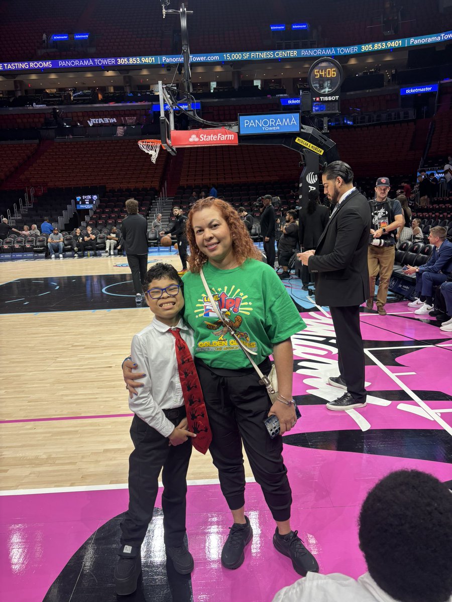 _golden_eagles's tweet photo. Our school’s 5000 Role Models had an amazing time at the Miami Heat game! 🏀🔥
A huge thank you to Coach David Jones for being an incredible role model and sponsor. Your support makes a lasting impact on our students! 💫 https://t.co/wBYfVRjFiC