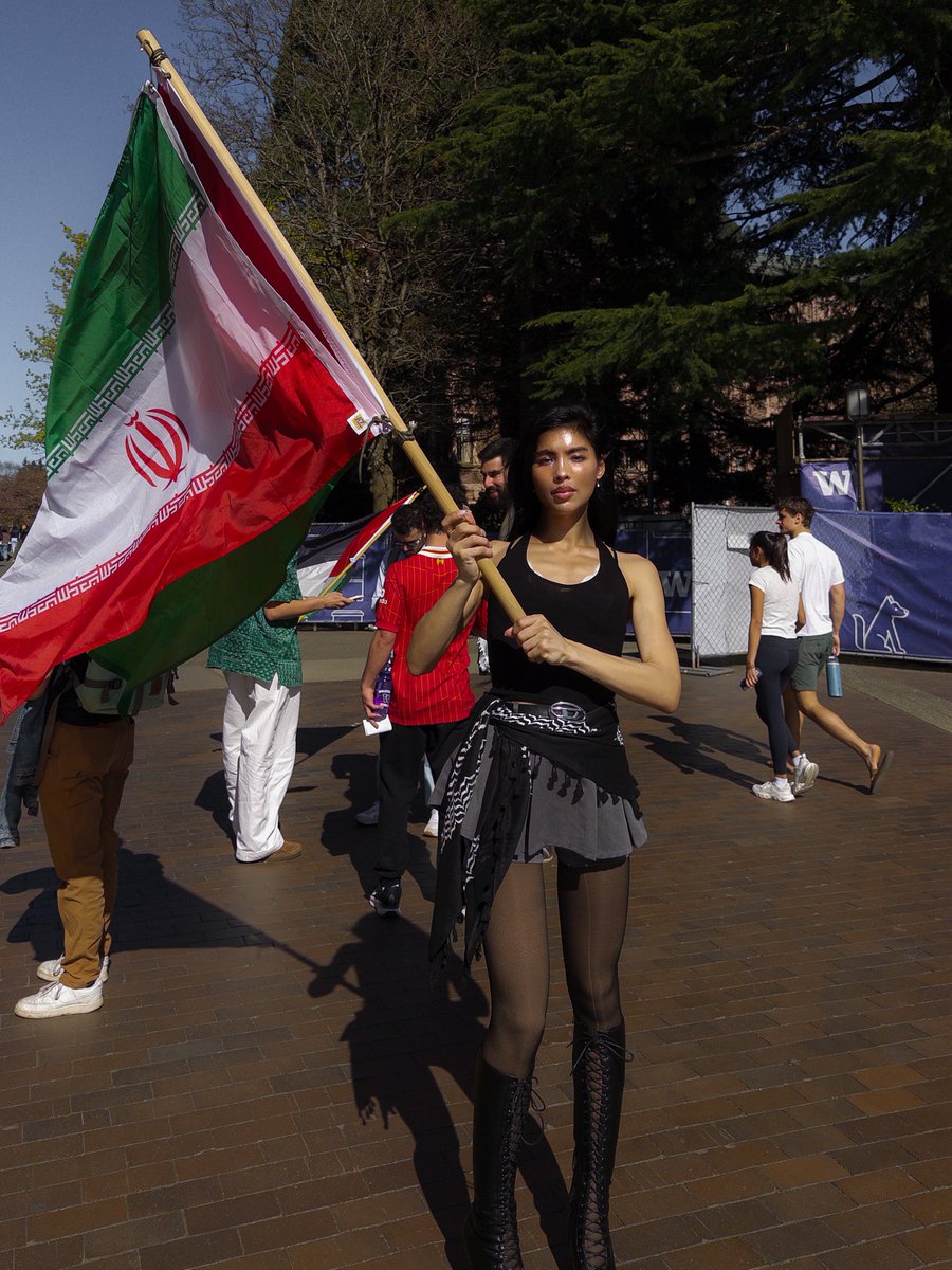 sofie ☭ tweet media