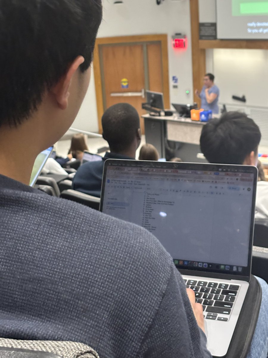 Woodford Paleale tweet media