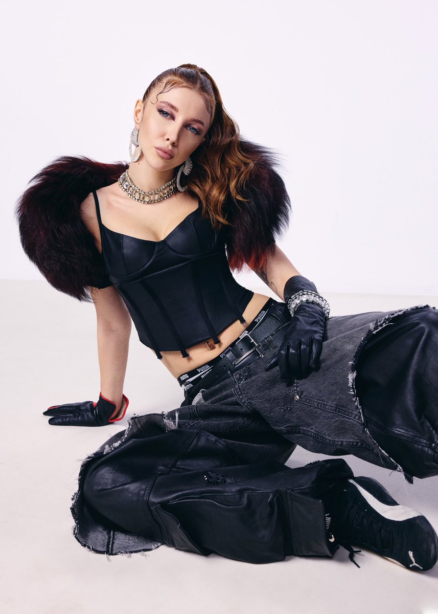 manifest tweet media