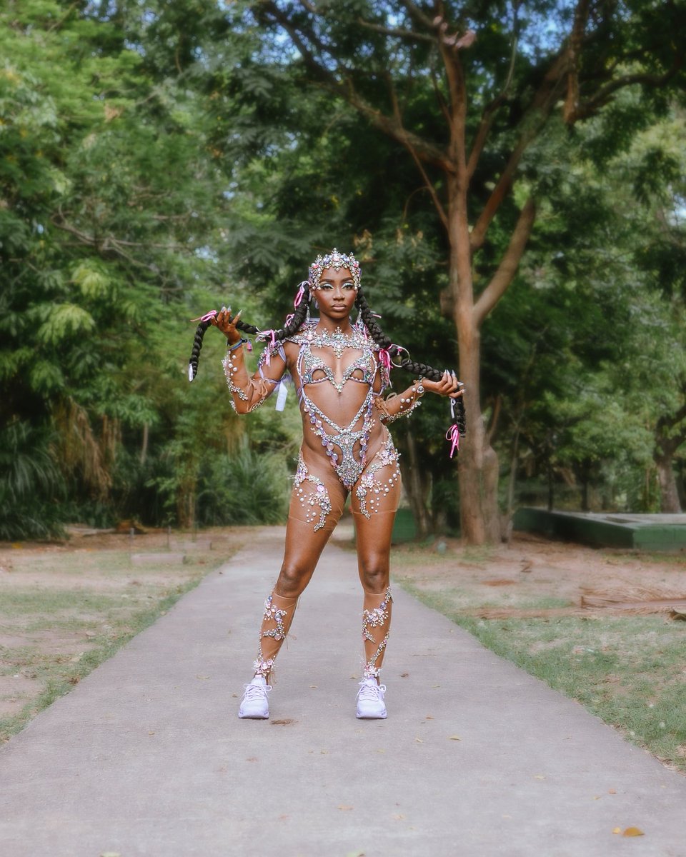 Ashley of Saige tweet media