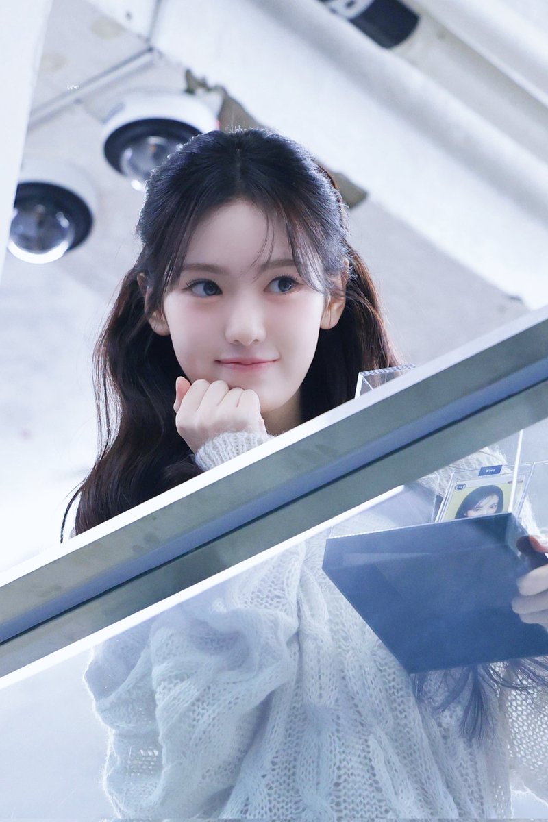 솔랑해ᡣ𐭩 tweet media