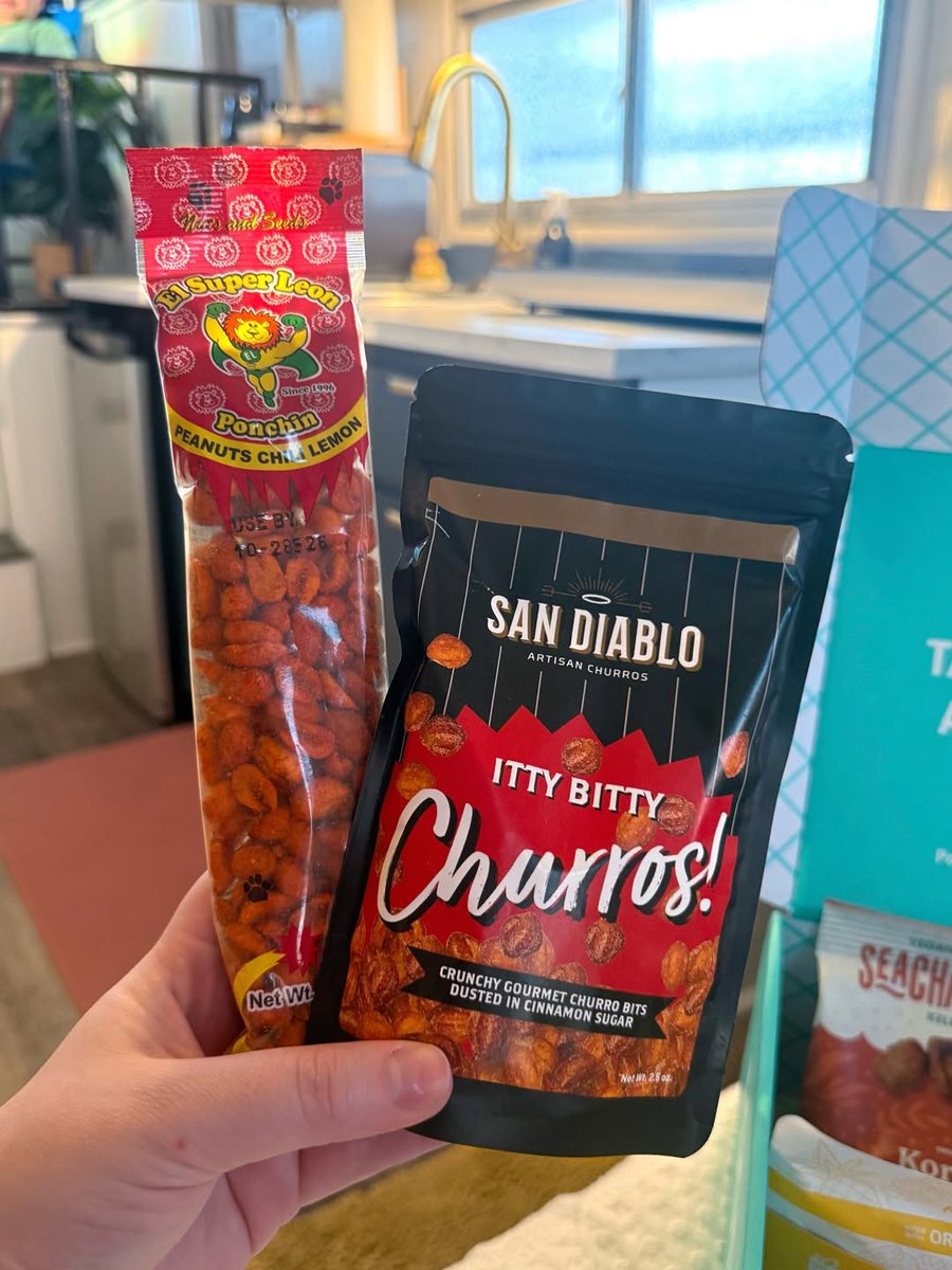 Trytheworld's tweet image. @ladyhannahholt

#ad ✨Everything I got in my recent @trytheworld snack box✨

A good variety of noms from multiple countries — fun! 💁🏻‍♀️
What would you try? 👀

Want $10 off your box? 🩵
Use code —&amp;gt; ladyhannahholt0226

#trytheworld #subscriptionbox #snackbox